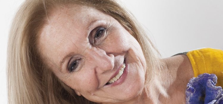 Η Κάρμεν Ρουγγέρη στη Δημοτική Βιβλιοθήκη Καβάλας «Βασίλης Βασιλικός»