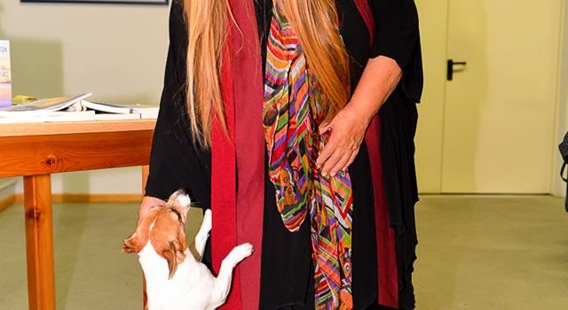 Από την επίσκεψη της Μαρίζας Κωχ στη Δημοτική Βιβλιοθήκη Καβάλας