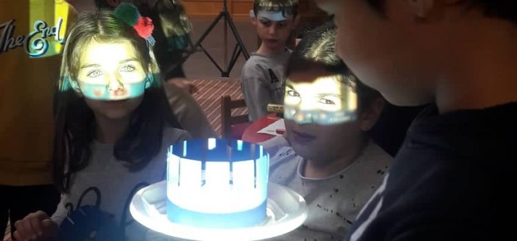 “Στη Βιβλιοθήκη κάθε μήνα έχουμε…θέμα” και η γνωριμία των παιδιών με τα οπτικά παιχνίδια