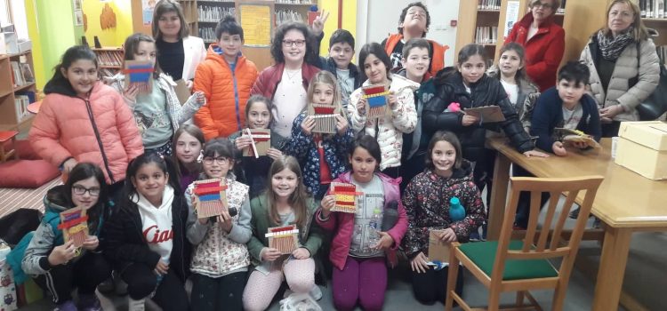 Υφαίνοντας και ράβοντας: τα υφάσματα και οι ιστορίες