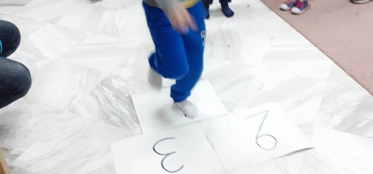 Παιδική Βιβλιοθήκη Αγίου Λουκά, μια χρωματιστή παιχνιδούπολη.